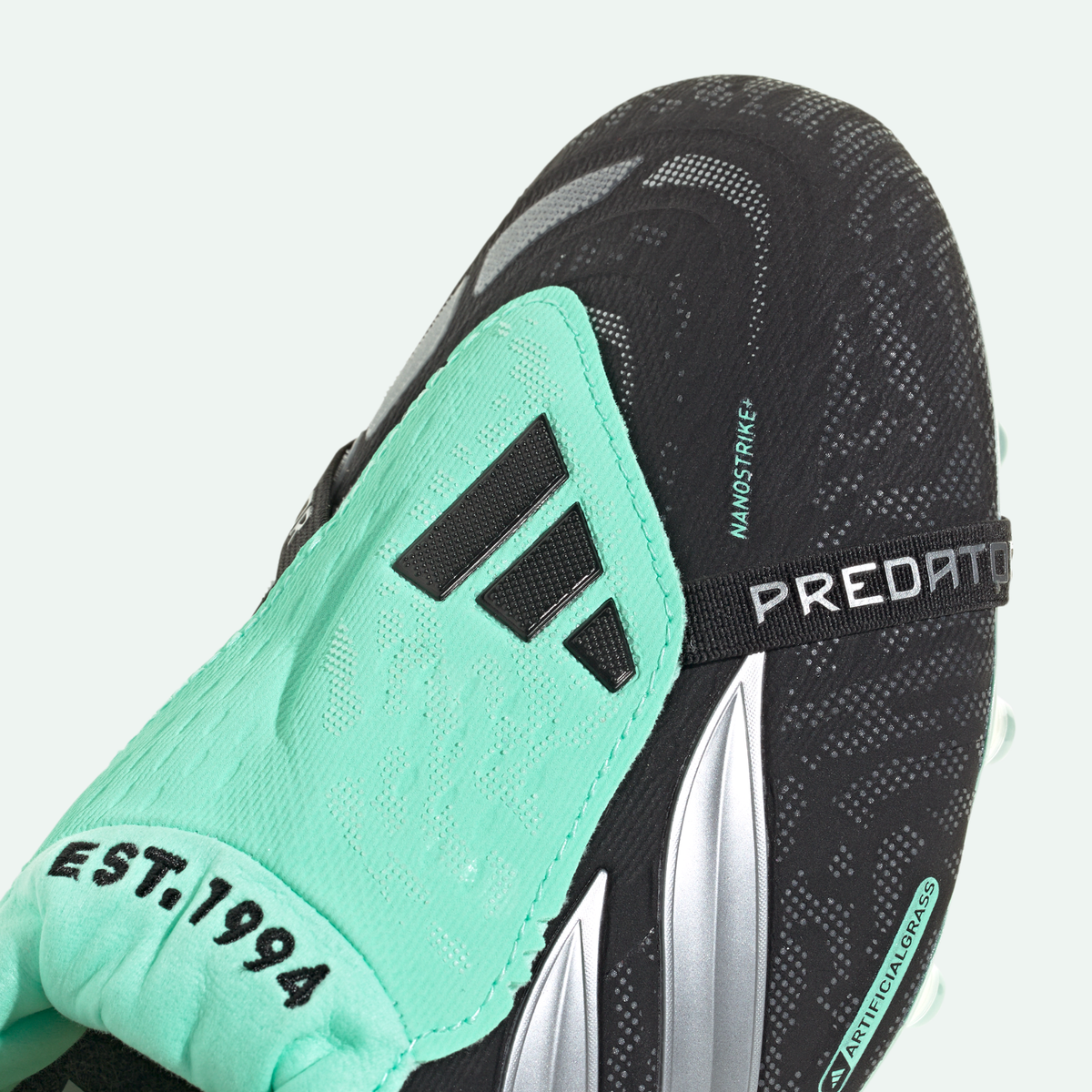 Predator Elite Fold-Over Tongue AG