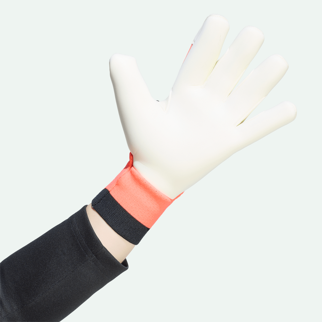 Predator Pro Hybrid Goalkeeper Glove
