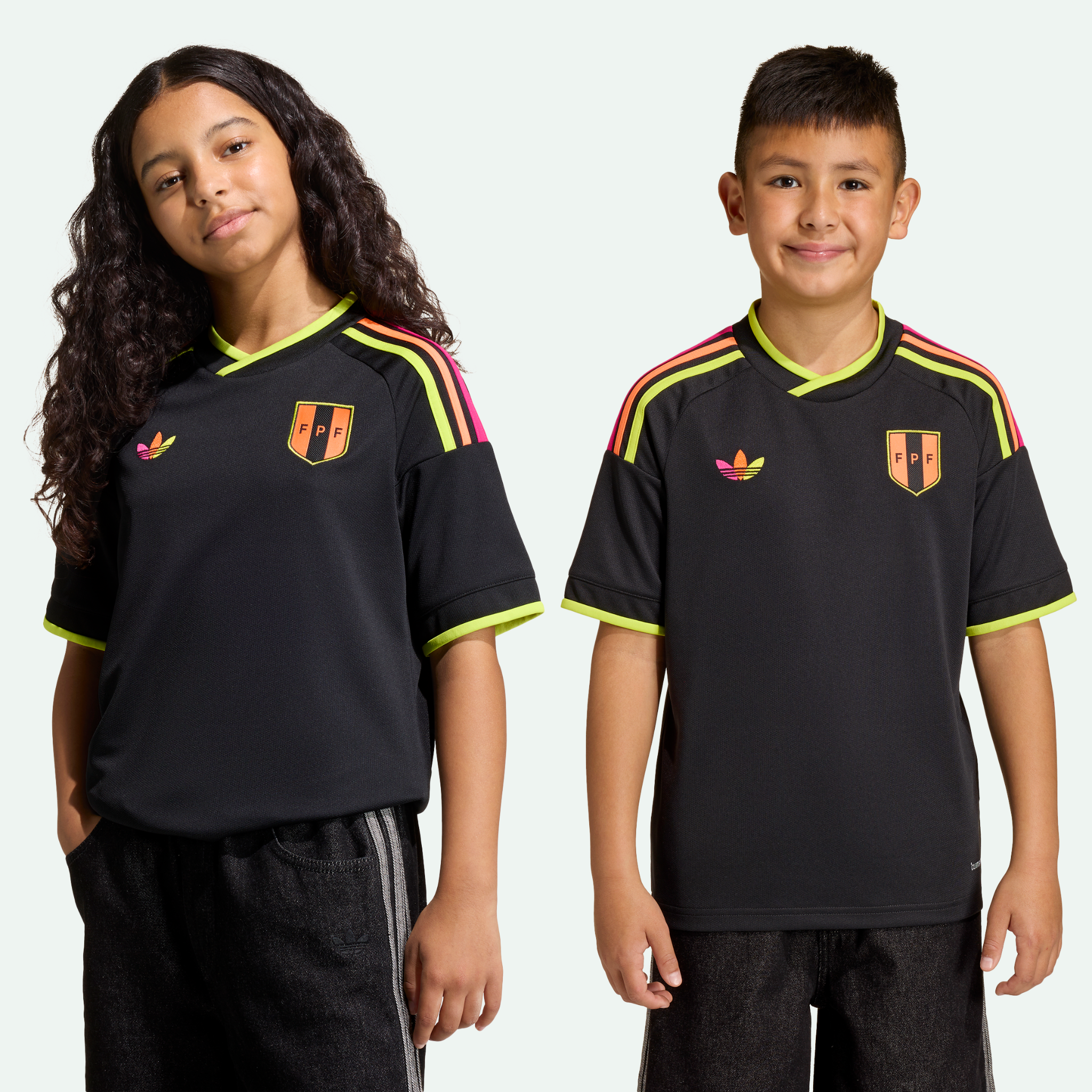 Peru 26 Away Kids Jersey